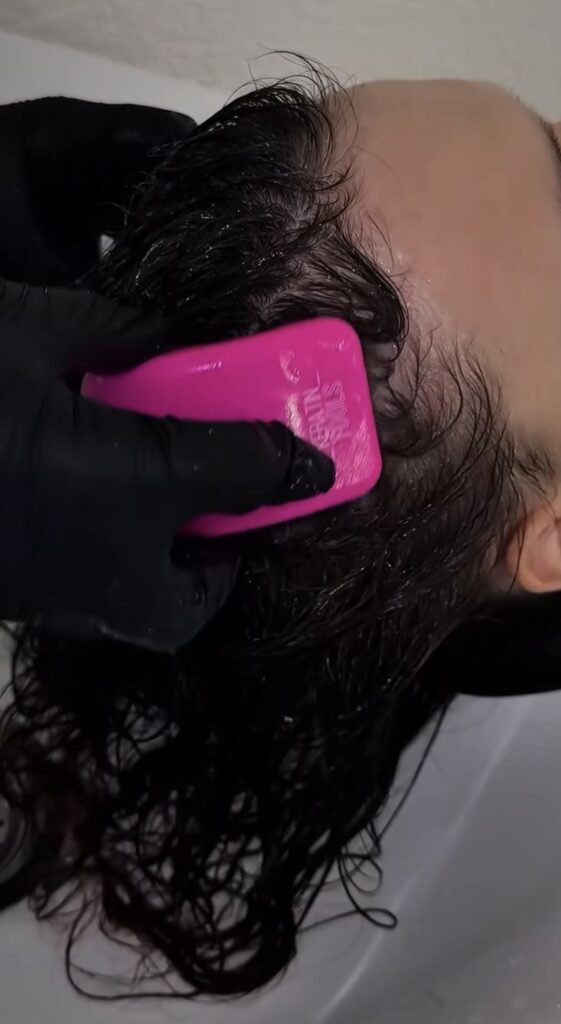 Scalp Exfoliation & Massage